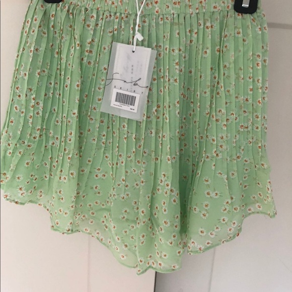 Sabo skirt floral shorts - Picture 3 of 4